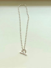 Load image into Gallery viewer, Heart Chain Dot Necklace