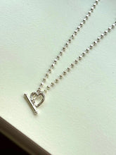 Load image into Gallery viewer, Heart Chain Dot Necklace