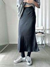 將圖片載入圖庫檢視器 Satin Midi Skirt