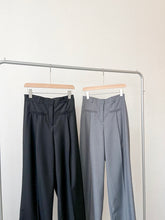 Load image into Gallery viewer, Pocket Pleated Pants