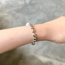 Load image into Gallery viewer, Pearl Ball Bracelet