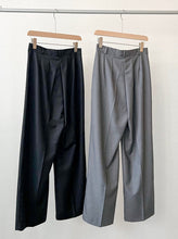 Load image into Gallery viewer, Pocket Pleated Pants