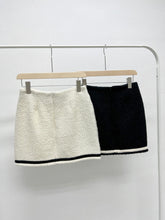 Load image into Gallery viewer, B/W Tweed Skirt