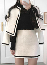 Load image into Gallery viewer, B/W Tweed Skirt