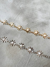 Load image into Gallery viewer, Daisy Pearl Bracelet
