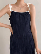 將圖片載入圖庫檢視器 Cami Pleated Dress