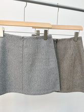 Load image into Gallery viewer, Basic Tweed Skirt