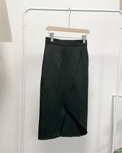 將圖片載入圖庫檢視器 Front Split Skirt