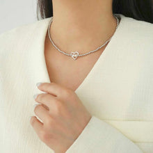 Load image into Gallery viewer, Pearl Heart Necklace