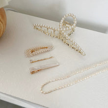 Load image into Gallery viewer, Pearl Hair Clip