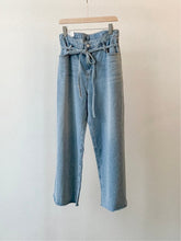 Load image into Gallery viewer, Ribbon Wrap Jeans