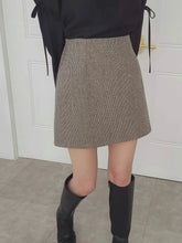 Load image into Gallery viewer, Basic Tweed Skirt