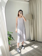 將圖片載入圖庫檢視器 Cami Pleated Dress