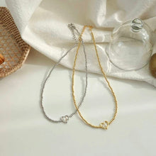 Load image into Gallery viewer, Pearl Heart Necklace