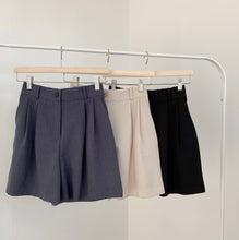 將圖片載入圖庫檢視器 Classic Suit Shorts