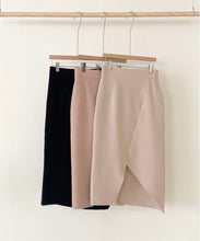 將圖片載入圖庫檢視器 Front Split Skirt