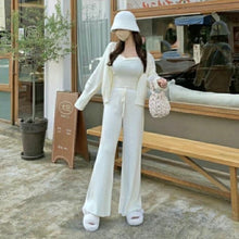 Load image into Gallery viewer, Momo Bucket Hat