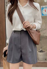 將圖片載入圖庫檢視器 Classic Suit Shorts