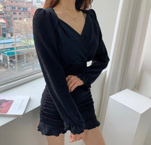 將圖片載入圖庫檢視器 V-neck Ruffle Dress