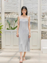將圖片載入圖庫檢視器 Cami Pleated Dress