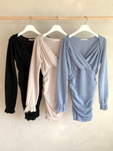 將圖片載入圖庫檢視器 V-neck Ruffle Dress