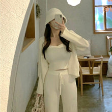 Load image into Gallery viewer, Momo Bucket Hat