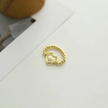 Load image into Gallery viewer, Pearl Heart Ring