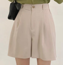 將圖片載入圖庫檢視器 Classic Suit Shorts