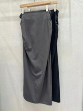 將圖片載入圖庫檢視器 Back Slit Skirt
