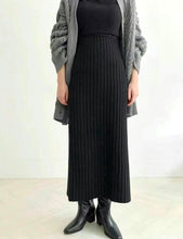 將圖片載入圖庫檢視器 Wool50 Basic Slit Skirt
