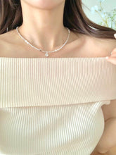 Load image into Gallery viewer, Smiley Pearl Necklace
