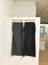 將圖片載入圖庫檢視器 Back Slit Skirt
