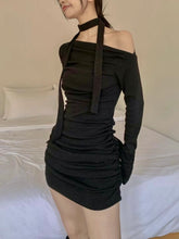 將圖片載入圖庫檢視器 Ruffle Shoulder Dress
