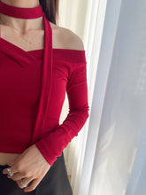 將圖片載入圖庫檢視器 V-neck Shoulder Top
