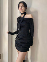 將圖片載入圖庫檢視器 Ruffle Shoulder Dress
