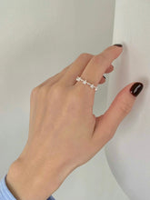 Load image into Gallery viewer, Mini Flower Ring
