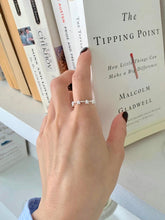 Load image into Gallery viewer, Mini Flower Ring
