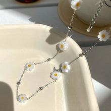 Load image into Gallery viewer, Daisy Ball Necklace
