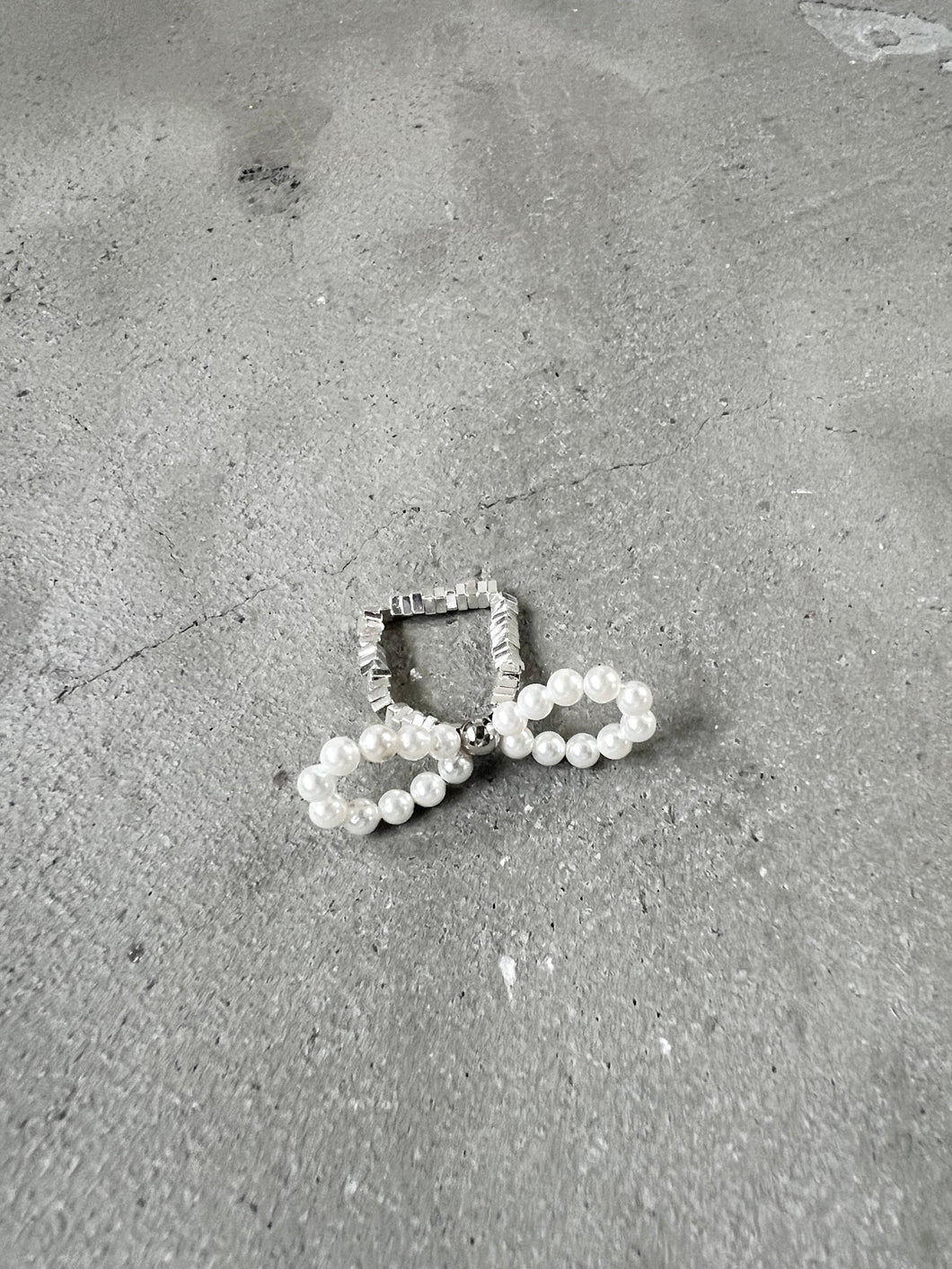 Pearl Ribbon Ring