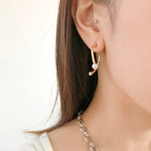 Load image into Gallery viewer, Pearl Curve Earrings
