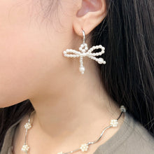 Load image into Gallery viewer, Ribbon Pearl Earrings
