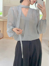 將圖片載入圖庫檢視器 Ribbon Sheer Blouse
