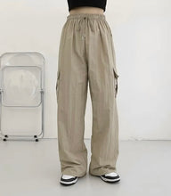 Load image into Gallery viewer, Everyday Cargo Pants

