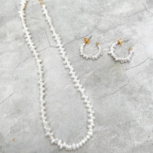 Load image into Gallery viewer, Oval Pearl Necklace
