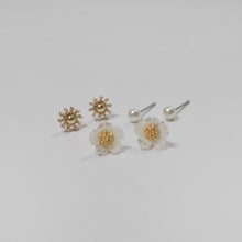 將圖片載入圖庫檢視器 Flower Set Earrings
