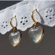 Load image into Gallery viewer, Heart Shell Earrings (Pre-order)
