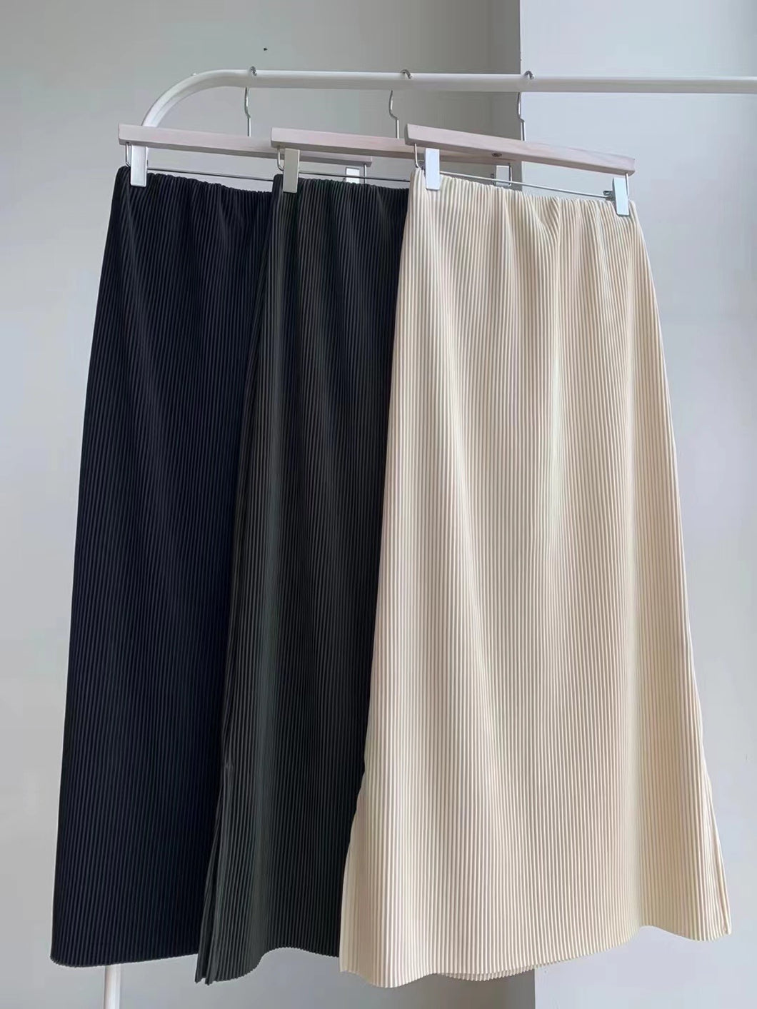 Chilly Side Split Skirt