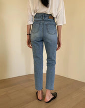 Load image into Gallery viewer, Perfect Jeans 1.0
