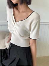 將圖片載入圖庫檢視器 V-neck Mermaid Top
