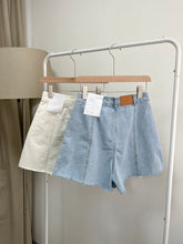 將圖片載入圖庫檢視器 Umbrella Denim Shorts
